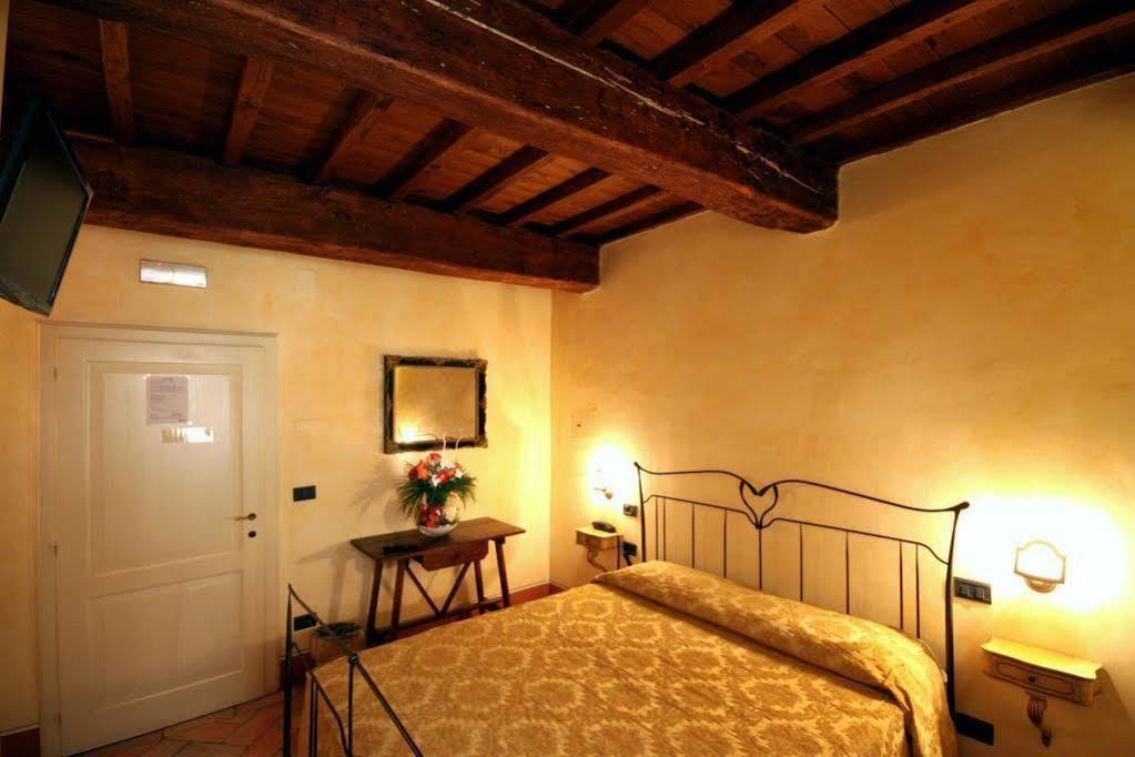 Baldovino Di Monte Bed and Breakfast Monte San Savino Exteriör bild